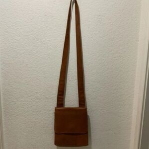 Vintage J.P. Ourse & Cie Geneve crossbody Smooth Leather Handbag Tan EUC